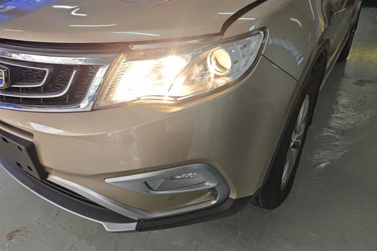 Used Geely Auto Emgrand X7 Sport 2016 1.8TD Automatic ZhiShang Model Left Front Headlight