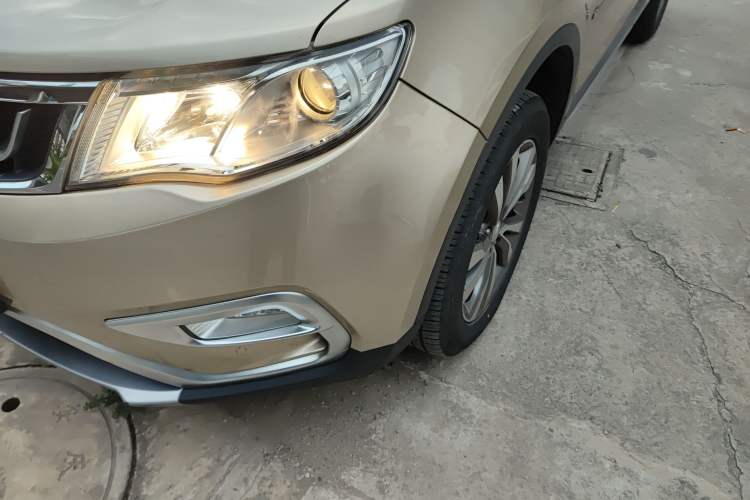 Used Geely Auto Emgrand X7 Sport 2016 1.8TD Automatic Smart Connectivity Version Left Front Headlight