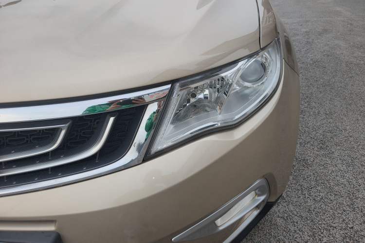 Used Geely Auto Emgrand X7 Sport 2016 1.8TD Automatic ZhiShang Model Left Front Headlight
