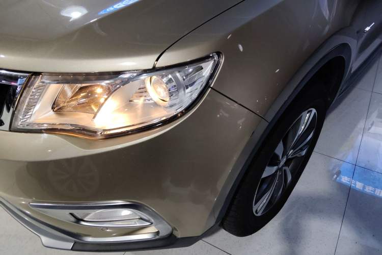 Used Geely Auto Emgrand X7 Sport 2016 1.8TD Automatic Smart Connectivity Version Left Front Headlight
