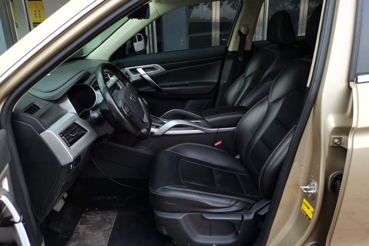Used Geely Auto Emgrand X7 Sport 2016 1.8TD Automatic Smart Connectivity Version Left Front Seat