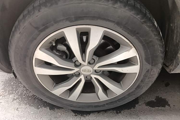 Used Geely Auto Emgrand X7 Sport 2016 1.8TD Automatic ZhiShang Model Left Front Wheel Hub