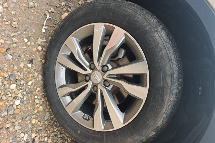 Used Geely Auto Emgrand X7 Sport 2016 1.8TD Automatic Smart Connectivity Version Left Front Wheel Hub