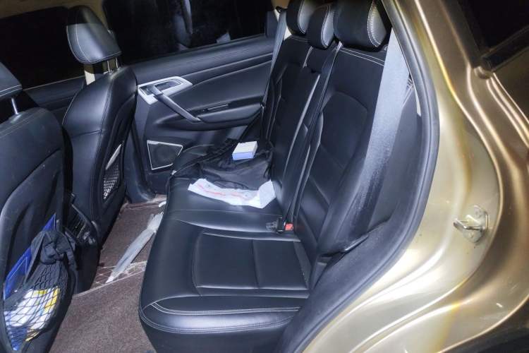 Used Geely Auto Emgrand X7 Sport 2016 1.8TD Automatic Smart Connectivity Version Left Rear Seat