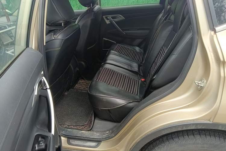 Used Geely Auto Emgrand X7 Sport 2016 2.0L Manual Smart Connect Version Left Rear Seat