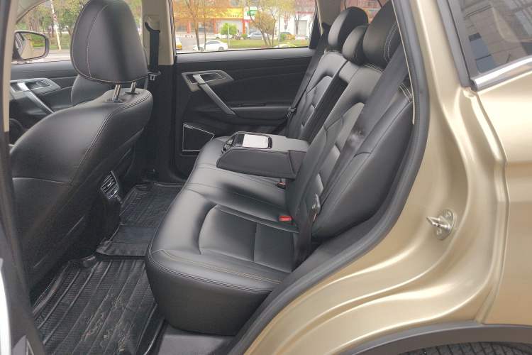 Used Geely Auto Emgrand X7 Sport 2016 1.8TD Automatic Smart Connectivity Version Left Rear Seat