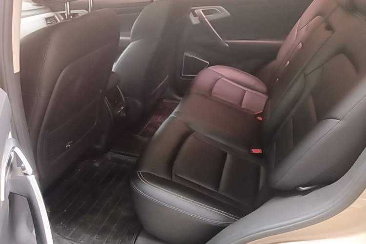 Used Geely Auto Emgrand X7 Sport 2016 1.8TD Automatic ZhiShang Model Left Rear Seat