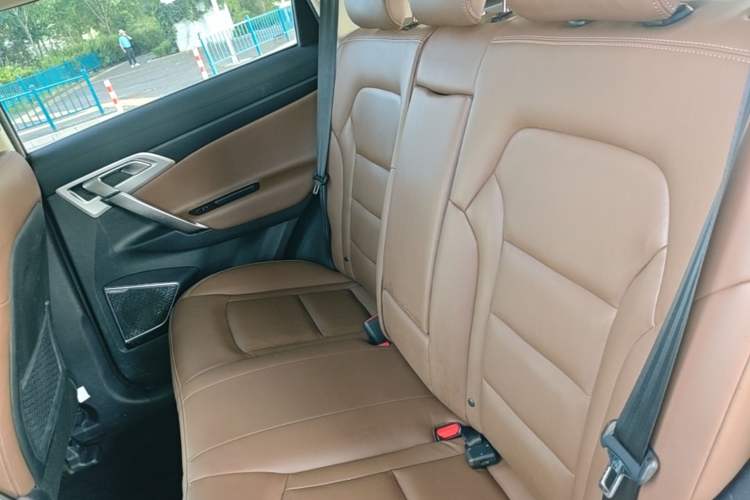 Used Geely Auto Emgrand X7 Sport 2016 1.8TD Automatic ZhiZun Version Left Rear Seat