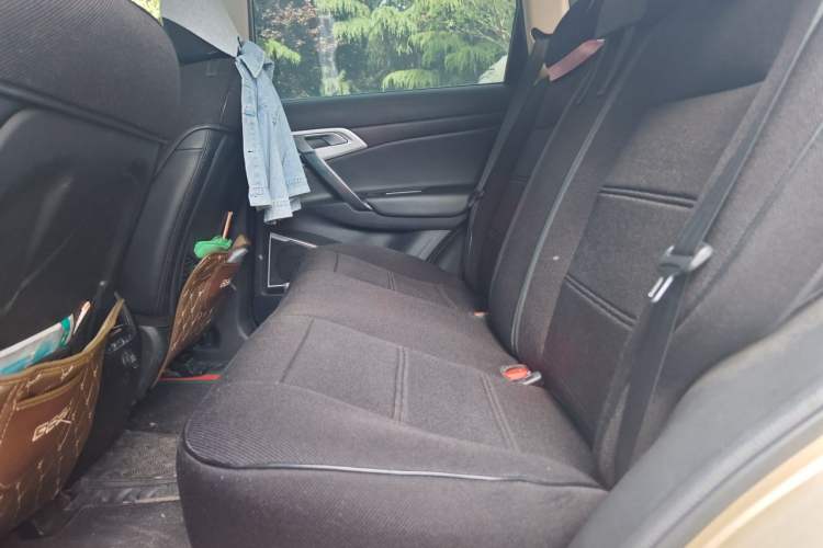 Used Geely Auto Emgrand X7 Sport 2016 1.8TD Automatic Smart Connectivity Version Left Rear Seat