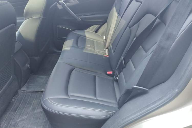 Used Geely Auto Emgrand X7 Sport 2016 2.0L Manual ZhiShang Version Left Rear Seat