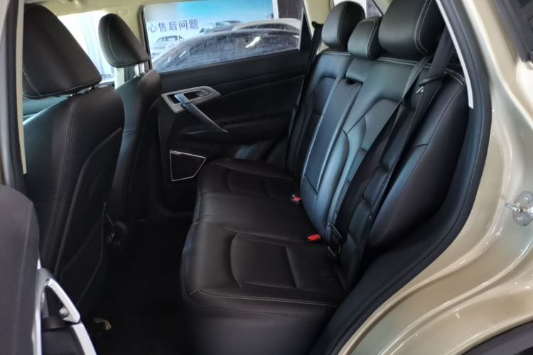 Used Geely Auto Emgrand X7 Sport 2016 1.8TD Automatic Smart Connectivity Version Left Rear Seat