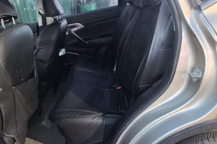 Used Geely Auto Emgrand X7 Sport 2016 1.8TD Automatic Smart Connectivity Version Left Rear Seat