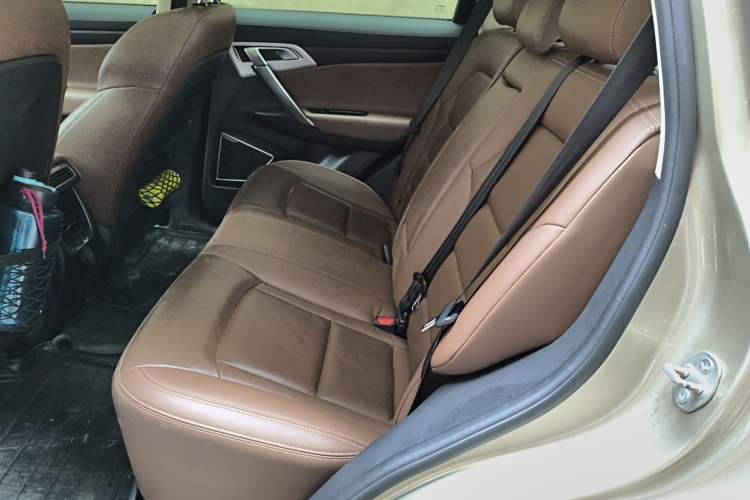 Used Geely Auto Emgrand X7 Sport 2016 1.8TD Automatic ZhiZun Version Left Rear Seat