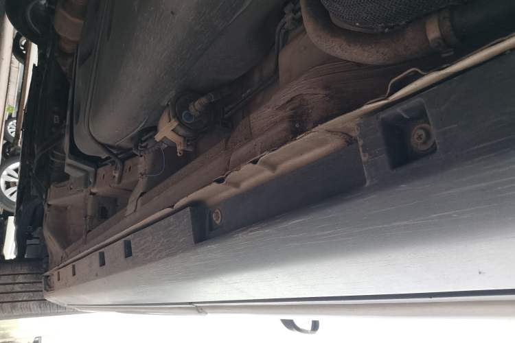 Used Geely Auto Emgrand X7 Sport 2016 1.8TD Automatic Smart Connectivity Version Left Side Sill