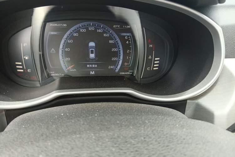 Used Geely Auto Emgrand X7 Sport 2016 2.0L Manual Smart Connect Version Odometer Close Up