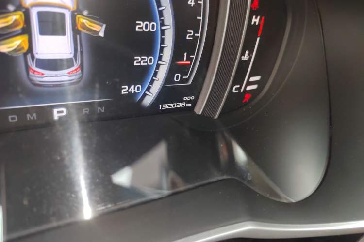 Used Geely Auto Emgrand X7 Sport 2016 1.8TD Automatic Smart Model Odometer Close Up