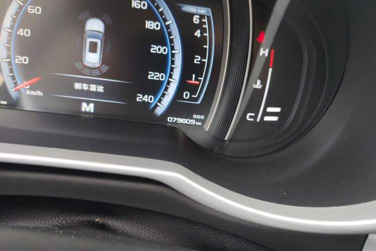 Used Geely Auto Emgrand X7 Sport 2016 2.0L Manual ZhiShang Version Odometer Close Up