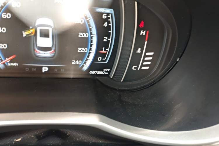 Used Geely Auto Emgrand X7 Sport 2016 1.8TD Automatic All-Wheel-Drive ZhiZun Edition Odometer Close Up