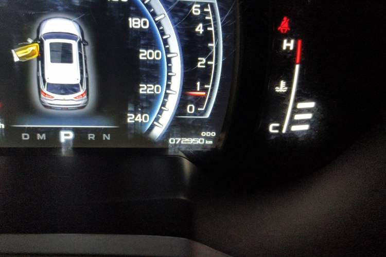 Used Geely Auto Emgrand X7 Sport 2016 1.8TD Automatic ZhiZun Version Odometer Close Up
