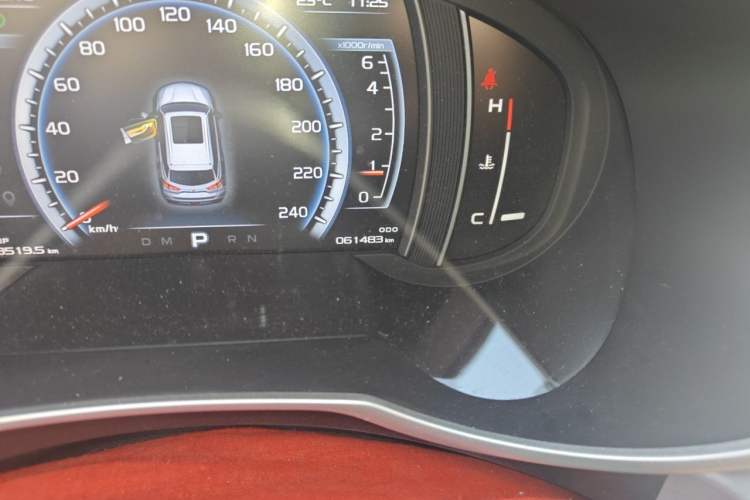 Used Geely Auto Emgrand X7 Sport 2016 1.8TD Automatic Smart Model Odometer Close Up