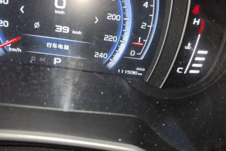 Used Geely Auto Emgrand X7 Sport 2016 1.8TD Automatic Smart Connectivity Version Odometer Close Up