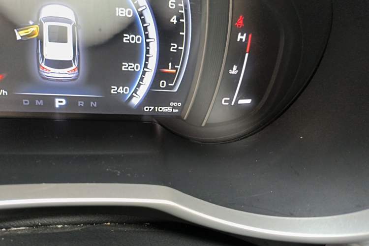 Used Geely Auto Emgrand X7 Sport 2016 1.8TD Automatic ZhiZun Version Odometer Close Up