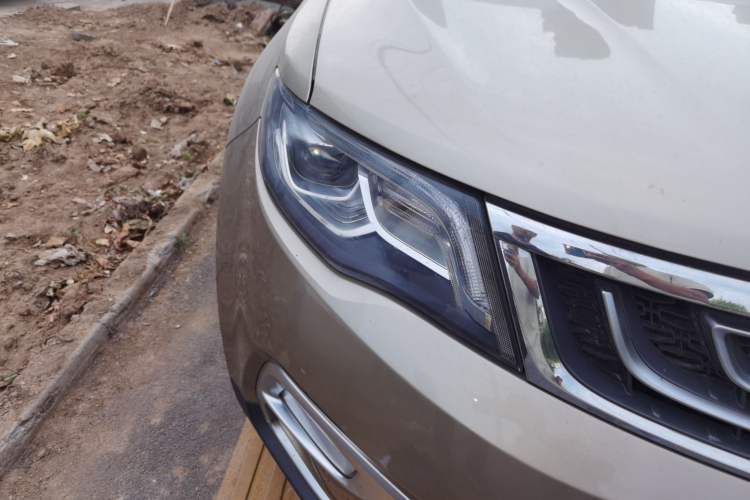 Used Geely Auto Emgrand X7 Sport 2016 1.8TD Automatic ZhiZun Version Right Front Headlight