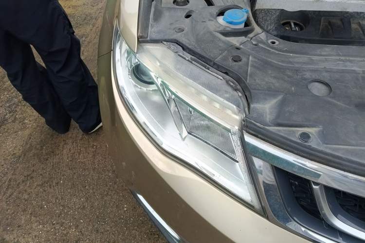 Used Geely Auto Emgrand X7 Sport 2016 2.0L Manual Smart Connect Version Right Front Headlight
