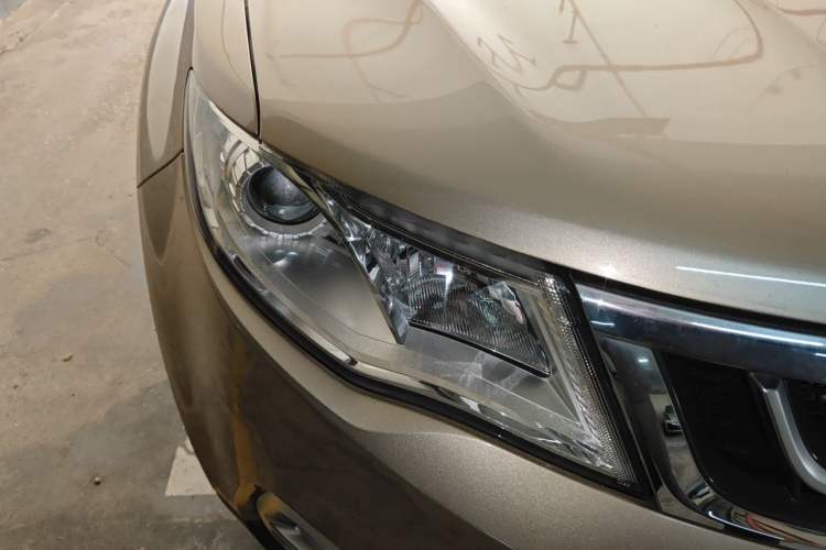Used Geely Auto Emgrand X7 Sport 2016 1.8TD Automatic ZhiShang Model Right Front Headlight