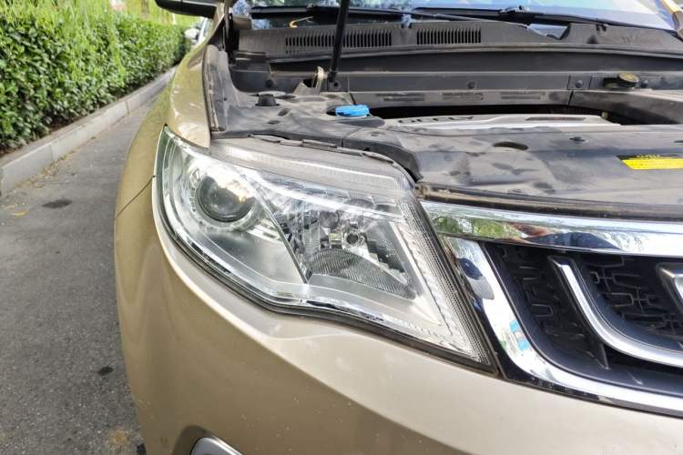 Used Geely Auto Emgrand X7 Sport 2016 1.8TD Automatic Smart Connectivity Version Right Front Headlight
