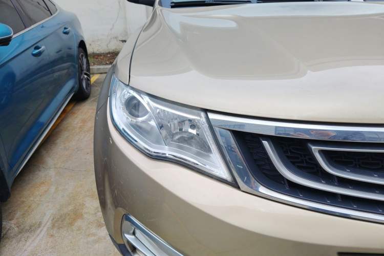 Used Geely Auto Emgrand X7 Sport 2016 2.0L Manual ZhiShang Version Right Front Headlight