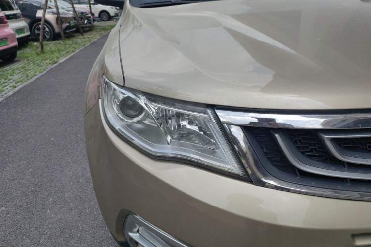Used Geely Auto Emgrand X7 Sport 2016 1.8TD Automatic Smart Connectivity Version Right Front Headlight