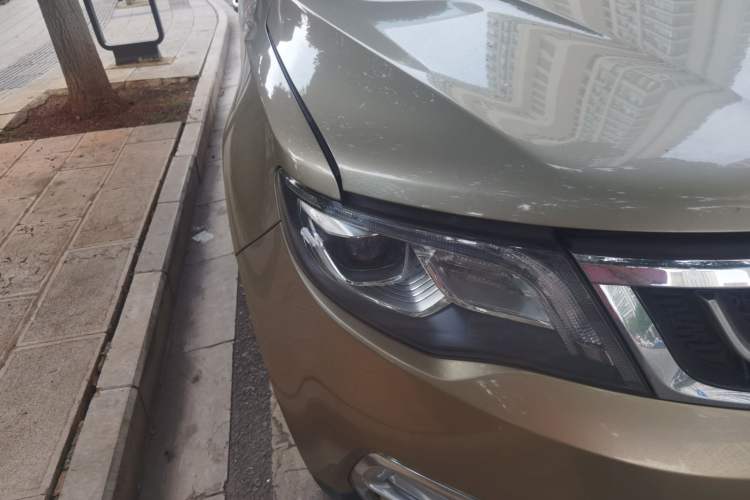 Used Geely Auto Emgrand X7 Sport 2016 1.8TD Automatic ZhiZun Version Right Front Headlight