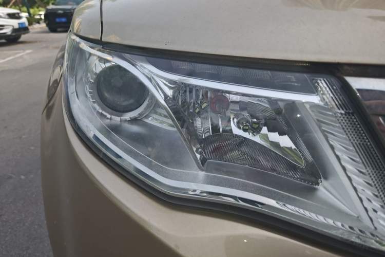Used Geely Auto Emgrand X7 Sport 2016 1.8TD Automatic Smart Connectivity Version Right Front Headlight