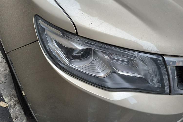 Used Geely Auto Emgrand X7 Sport 2016 1.8TD Automatic ZhiZun Version Right Front Headlight