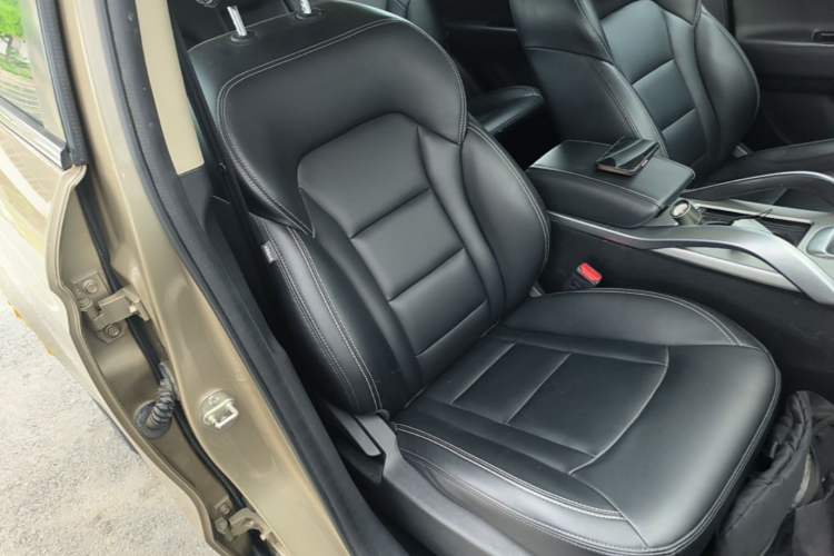 Used Geely Auto Emgrand X7 Sport 2016 2.0L Manual ZhiShang Version Right Front Seat