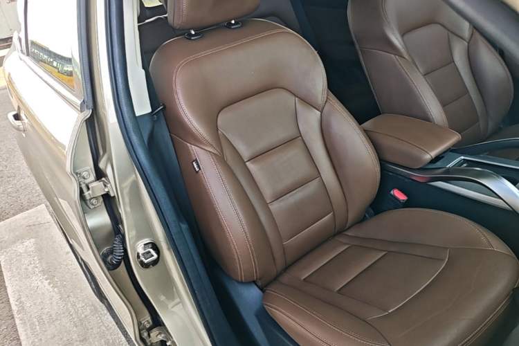 Used Geely Auto Emgrand X7 Sport 2016 1.8TD Automatic ZhiZun Version Right Front Seat