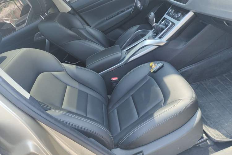 Used Geely Auto Emgrand X7 Sport 2016 2.0L Manual ZhiShang Version Right Front Seat