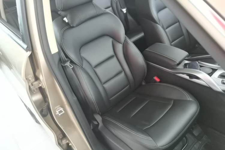 Used Geely Auto Emgrand X7 Sport 2016 1.8TD Automatic Smart Connectivity Version Right Front Seat