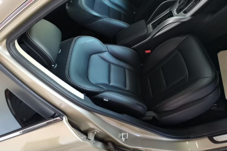 Used Geely Auto Emgrand X7 Sport 2016 1.8TD Automatic Smart Connectivity Version Right Front Seat