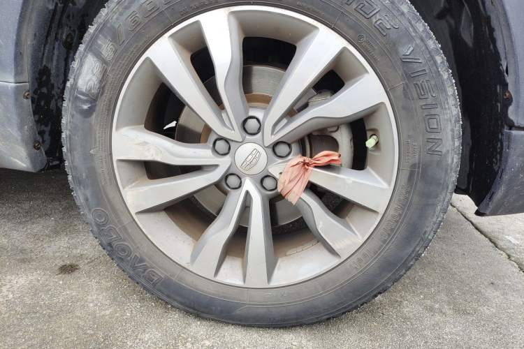 Used Geely Auto Emgrand X7 Sport 2016 1.8TD Automatic Smart Connectivity Version Right Front Wheel Hub