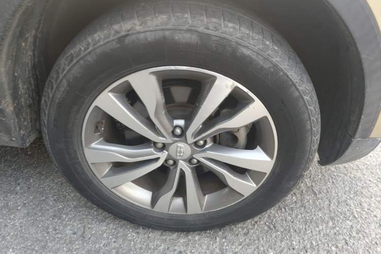 Used Geely Auto Emgrand X7 Sport 2016 2.0L Manual Smart Connect Version Right Front Wheel Hub