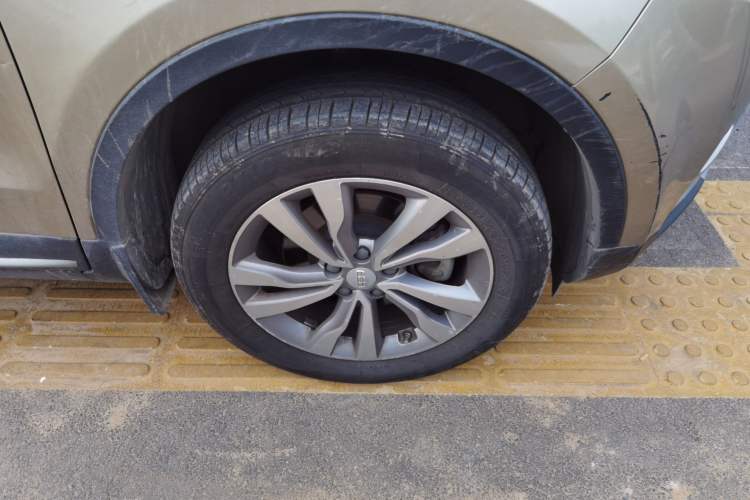 Used Geely Auto Emgrand X7 Sport 2016 1.8TD Automatic ZhiZun Version Right Front Wheel Hub