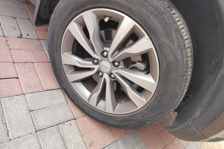 Used Geely Auto Emgrand X7 Sport 2016 1.8TD Automatic Smart Model Right Front Wheel Hub