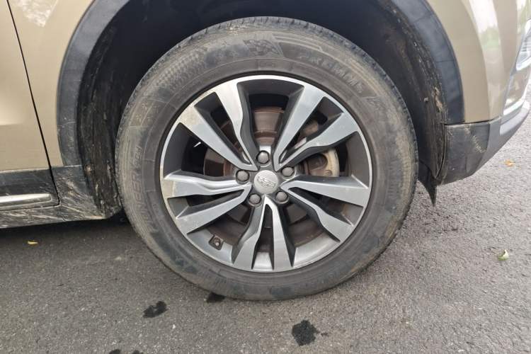 Used Geely Auto Emgrand X7 Sport 2016 1.8TD Automatic Smart Connectivity Version Right Front Wheel Hub