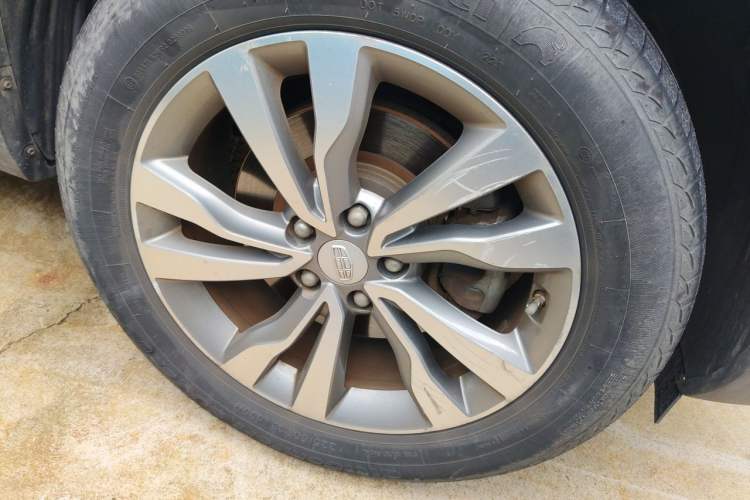 Used Geely Auto Emgrand X7 Sport 2016 2.0L Manual ZhiShang Version Right Front Wheel Hub
