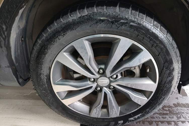 Used Geely Auto Emgrand X7 Sport 2016 1.8TD Automatic ZhiShang Model Right Front Wheel Hub
