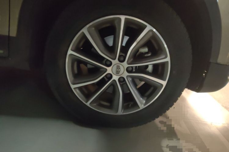 Used Geely Auto Emgrand X7 Sport 2016 1.8TD Automatic Smart Model Right Front Wheel Hub