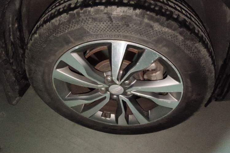 Used Geely Auto Emgrand X7 Sport 2016 1.8TD Automatic ZhiZun Version Right Front Wheel Hub