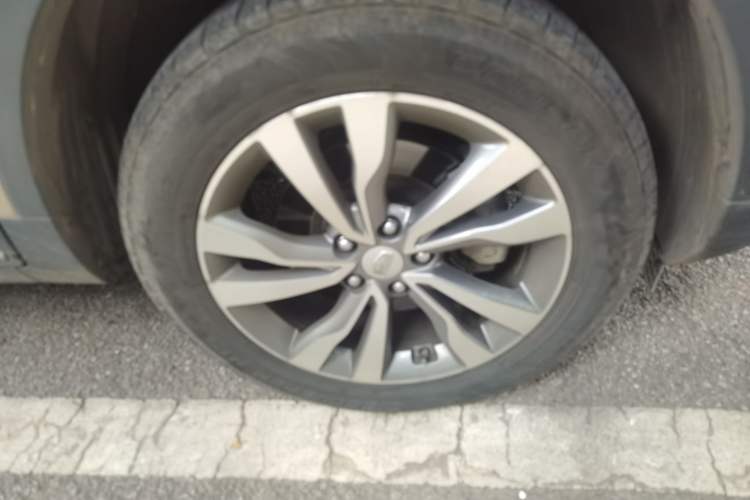 Used Geely Auto Emgrand X7 Sport 2016 1.8TD Automatic ZhiZun Version Right Front Wheel Hub